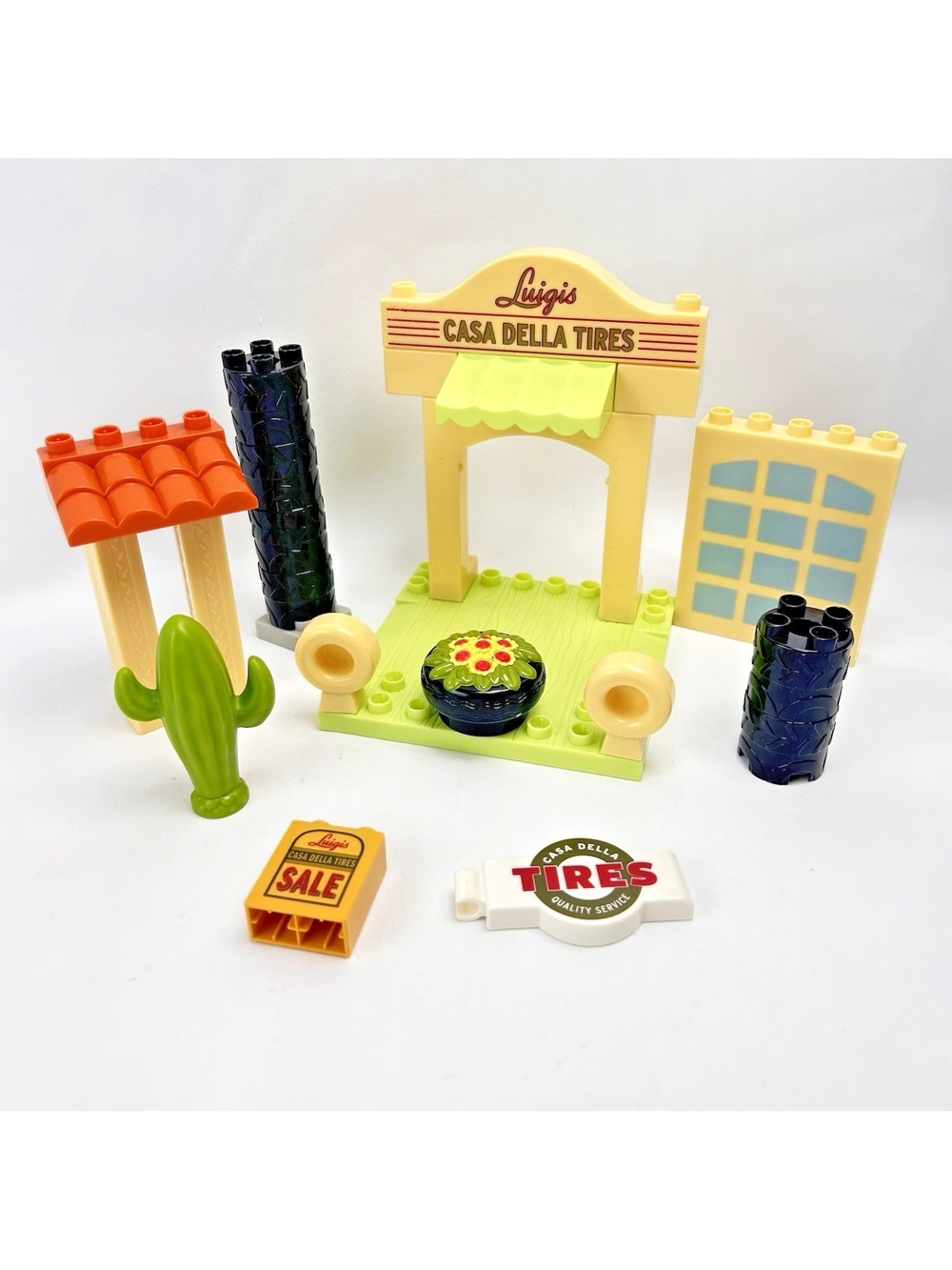Mega Bloks Disney Pixar 7788 Luigi's Garage Casa Della Tires Set incomplete